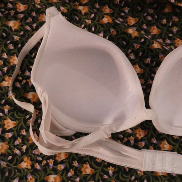 VASSARETTE | B36/80 | Elegant Whitish Grey Bra | Adjustable Straps - Picture 6 of 11